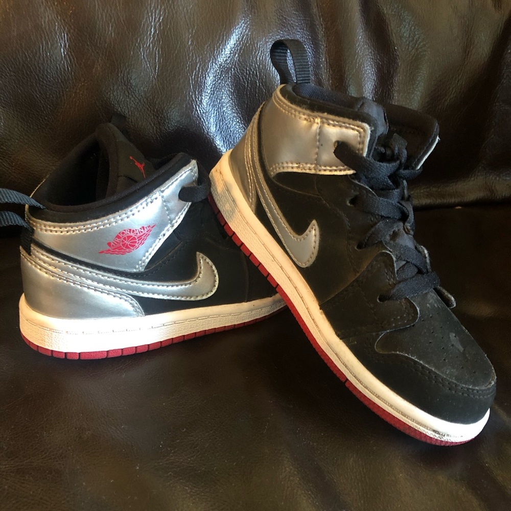 Nike Air Jordan’s toddler size 9